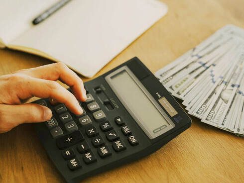 La transición de una economía de trueque a una monetaria permitió agilizar los intercambios y ampliar el comercio entre regiones