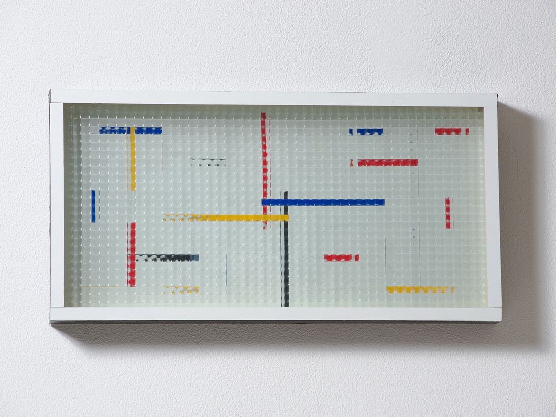 Grazia Varisco, Reticolo frangibile quadricromia doppio omaggio a P.M., 1968 Legno, vetro industriale, 35,5x69,5 cm Courtesy A arte Invernizzi, Milano. Foto Thomas Libis, Milano