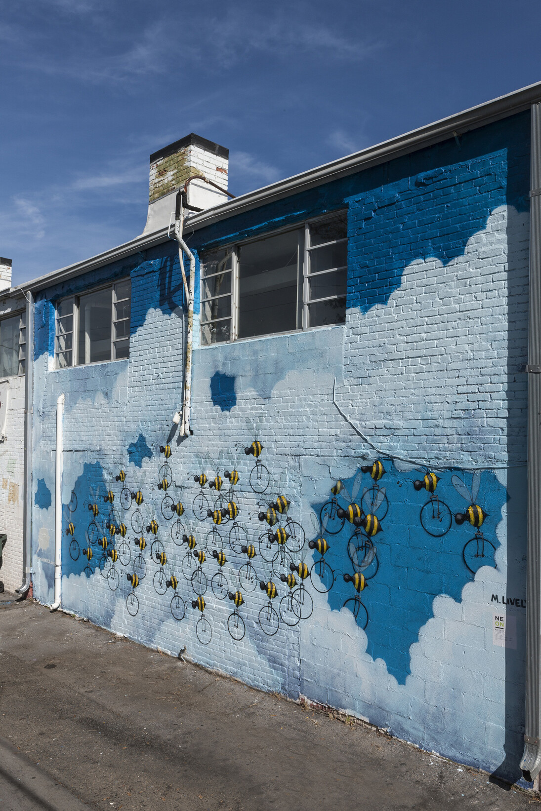 Matt Lively, 27 Beecycles. NEON District Mural. Commissioned by Virginia MOCA. Photograph by Glen McClure. October 2015