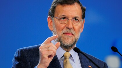 Mariano Rajoy haciendo un gesto de algo pequeño