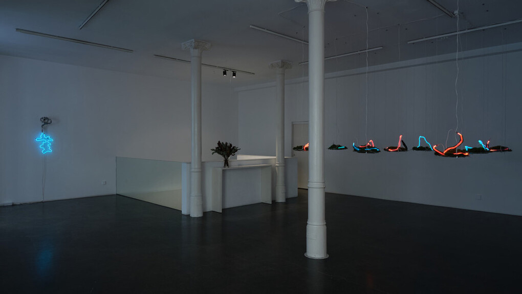 Día Muñoz, Creaturas de la dimensión de lo inconsciente, vista de exhibición. Cortesía de Ponce+Robles 