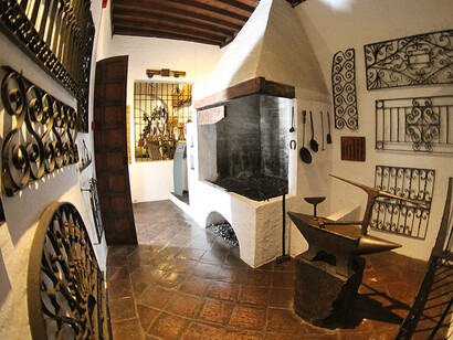 Fragua, Exhibition view. Courtesy of Museo Unicaja de Artes y Costumbres Populares