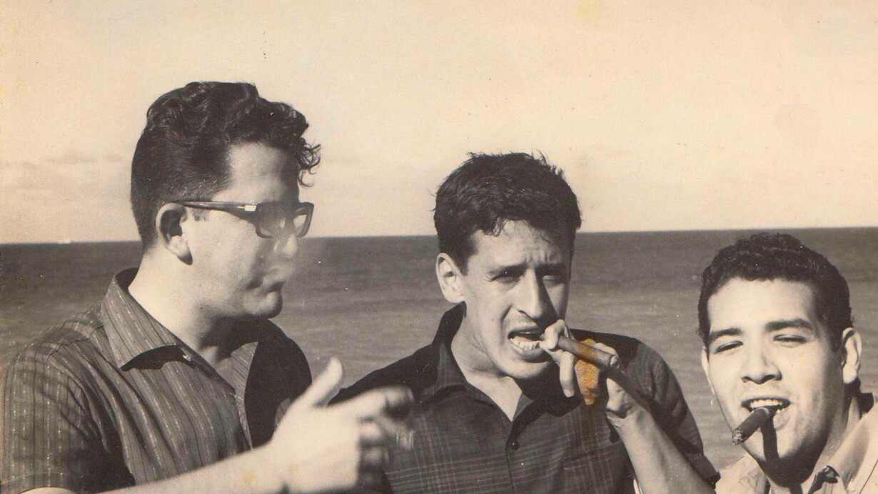 Roque Dalton (en el centro de la imagen)