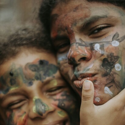 Les discours sur la protection sociale qui ont remplacé les politiques de réduction de la pauvreté se sont rapidement dilués dans une nouvelle version de politiques sociales minimales pour les pauvres