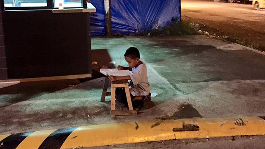Aprendiendo a leer y escribir en las calles