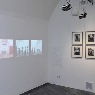 Simon Baptist, Archiv Franz Göttfried, Von oben im tal, ausstellungsansicht. Mit freundlicher genehmigung des Museum für Geschichte