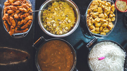 Mesa com alimentos de agriculta familiar compõem mesa brasileira