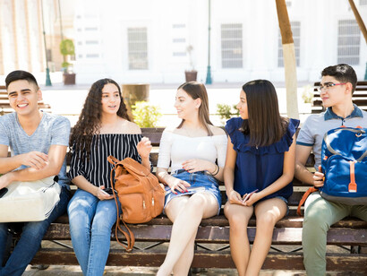 A pesar de que los «centennials» son la generación mejor preparada para navegar por la Red, nadie se imagina hasta dónde llegan las artimañas de sus peores enemigos, los estafadores en línea