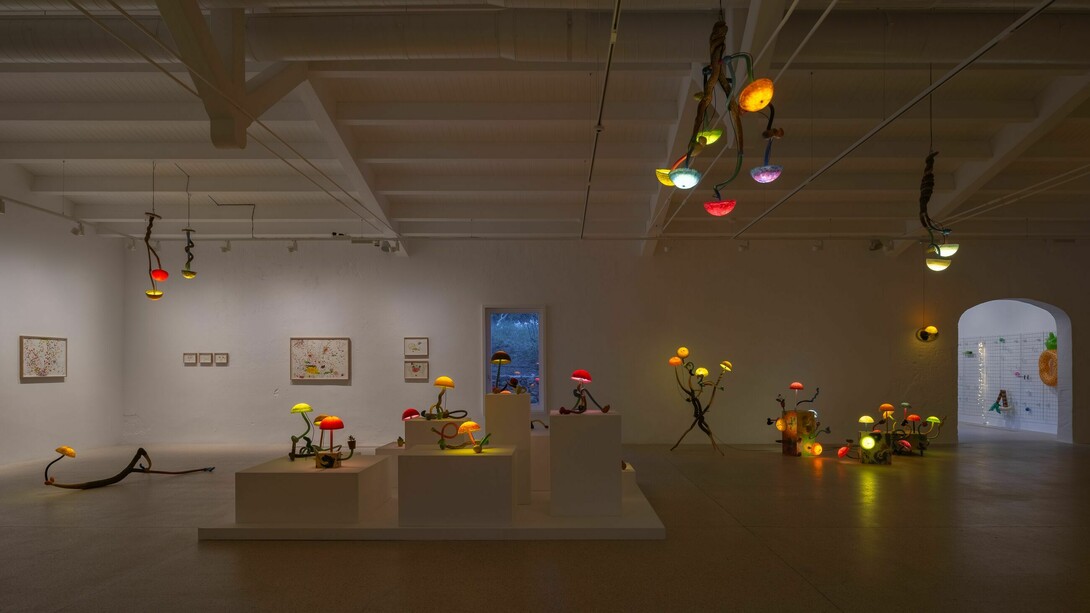 Mika Rottenberg, Vibrant matter, vista de exhibición. Cortesía de la Galería Hauser & Wirth