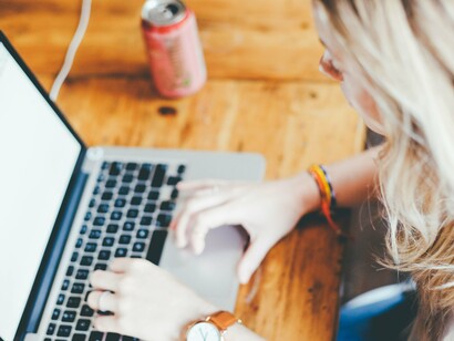 Compartiendo nuevos contenidos en las redes sociales