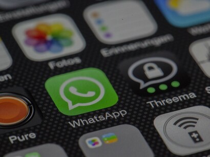 Aplicativo de WhatsApp em celular