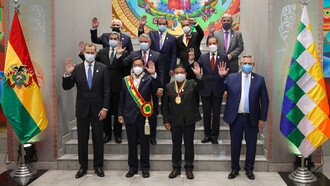 Luis Arce, junto con otros dirigentes (entre ellos, el rey de España Felipe VI y Alberto Fernández) en la toma de posesión de la presidencia