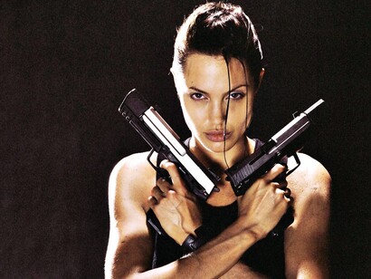 Angelina Jolie caracterizada como Lara Croft