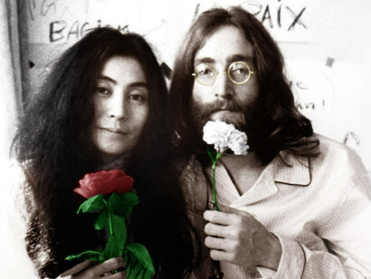 John Lennon & Yoko Ono in bed