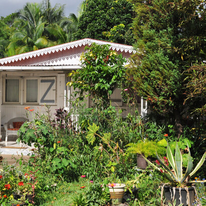 Village de l’Entre-Deux, La Réunion, case créole à l'abandon. Photographie Virginie Lalere