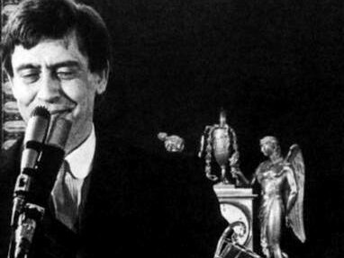 Carmelo Bene riceve il premio Ubu, anni '80