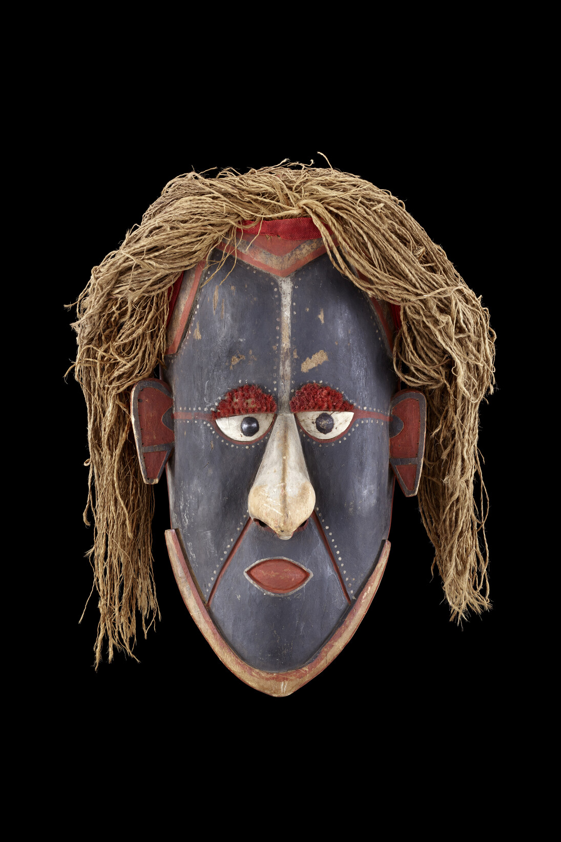Masque mawa , Australie, Queensland, détroit de Torrès, île Saibai, Début du 20e siècle, Bois, fibres végétales, coquillages, pigments, H 52 cm l 40 cm, Acquis d’Hans Himmelheber en 1932 
MEG Inv.Photo: © MEG, J. Watts