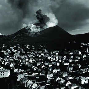 Vincent Vallarino, Eruption over Heimaey, Westman Islands, Iceland (detail), 1974. Courtesy of Benrubi Gallery