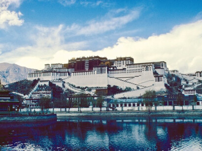 Potala Palace in Lhasa, Tibet, April 1986. Photo: J. MacLeod