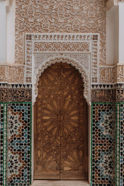 The artisanal excellence of Moroccan craftsmen bring to life the unique charm of tiles, from Marrakesh to Fez