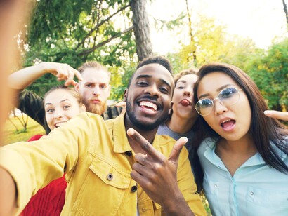 I giovani di oggi non si accontentano più di essere semplicemente il «futuro» della politica: vogliono essere il presente e pretendono spazi reali di partecipazione