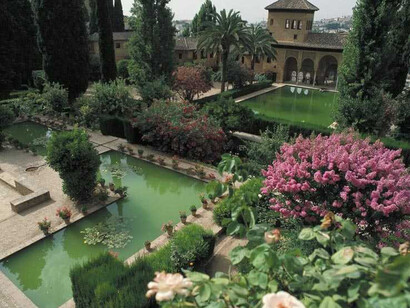 La Alhambra (Granada). Estanque en los jardines del Generalife