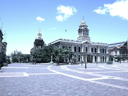 Las calles y las plazas desiertas