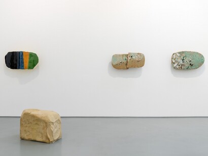 Liz Larner, Exhibition view. Courtesy of Galerie Max Hetzler