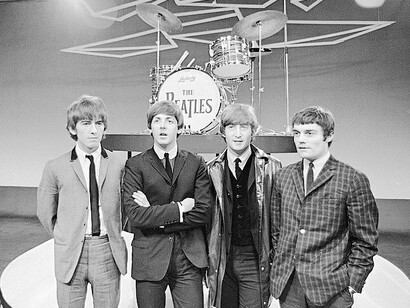 A última música dos Beatles, "Now and Then", celebra o legado da banda mais influente da história da música popular, unindo os quatro Beatles uma última vez