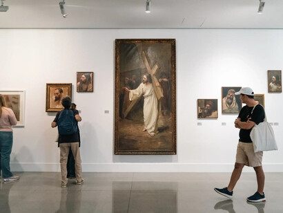 La creación del gesto, vista de exhibición. Cortesía del Museo de Antioquia