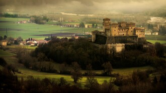Il castello di Torrechiara, Parma, Italia, in una foto di Lara Zanarini