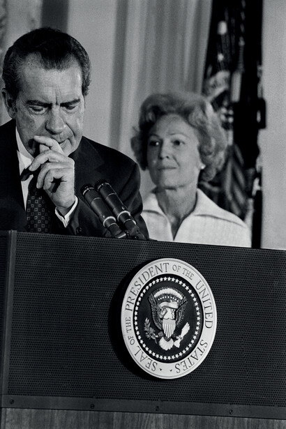 Washington DC / August 9, 1974. With his wife Pat standing beside him President Richard Nixon resigns. A very emotional event, Nixon breaks down several times while Pat looks devastated.
5. 13 Manhattan, New