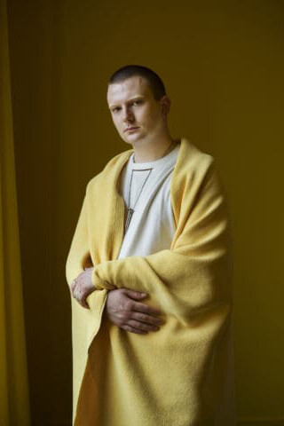 Jess T. Dugan, Oskar (yellow room) (detail), 2022. Courtesy of Akron Art Museum