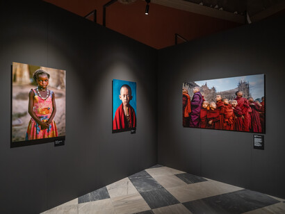 Steve McCurry, Children, vista della mostra. Cortesia di Fermo