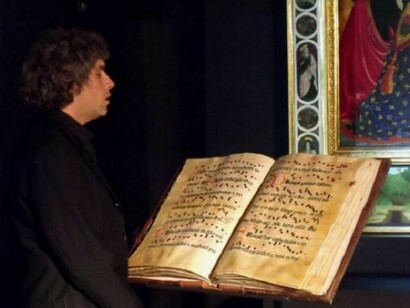 Simone Sorini canta antichi testi