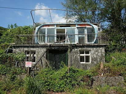 In the northern Taiwan region of Wanli, several abandoned Futuro and Venturo houses can still be found. The Futuro houses, with their distinct, UFO-inspired round design, contrast against the more rectangular, sleek shape of the Venturo houses