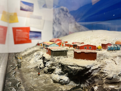 El museo en la Antártida, vista de exhibición. Cortesía de Casa de la Ciencia