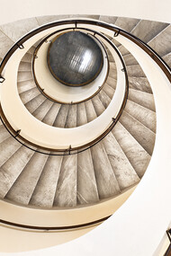 The photo of a Venetian staircase from the book 'Le regard oblique' by Luciano Romano