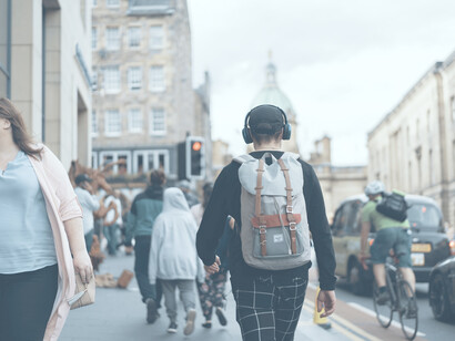 Lo mínimo que se puede esperar de los gobiernos es que dirija a sus ciudadanos a estadios de mejora