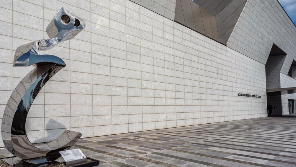 Parviz Tanavoli. Courtesy of Aga Khan Museum