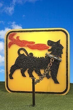 Ettore Saccà, Eni, 200 x 200 cm, mixmedia, plexiglass, erbasintetica, ferro, silicone policromo, 2015