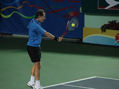 Stefan Edberg.  L’élégant Edberg surmonta son aversion de l’US Open pour prendre les rênes du classement ATP © By Tennis Lessons in Singapore