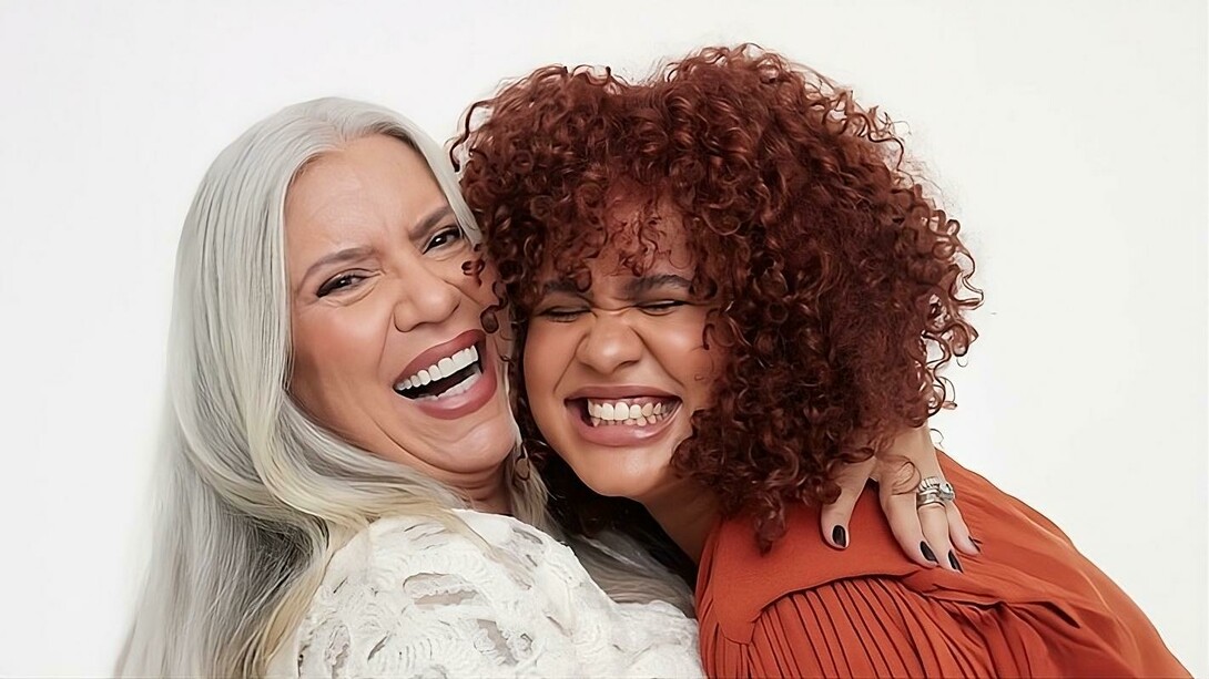 Ao valorizar o corpo em sua forma autêntica, projetos como The Nu Project celebram a beleza feminina sem edições, ajudando mulheres a redescobrirem sua autoestima e a liberdade de se expressar naturalmente em um mundo que clama por perfeição. Na capa, a apresentadora Astrid Fontenelle e a digital creator Pauliane Viana para a campanha "Beleza Real" da Dove