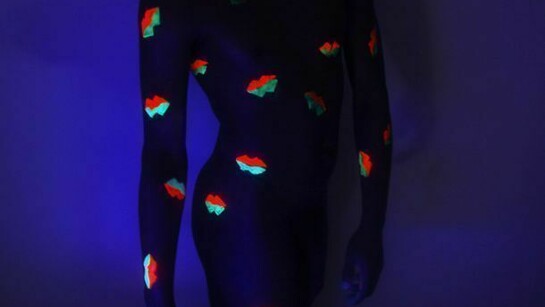 Joe Frazer,Shade (kisses), photographic print, 45 x 61 cm, 2013, Edition 7