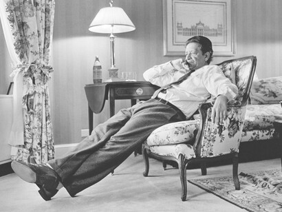 Vidiadhar Surajprasad Naipaul, más conocido como V. S. Naipaul, fue un escritor británico-trinitense