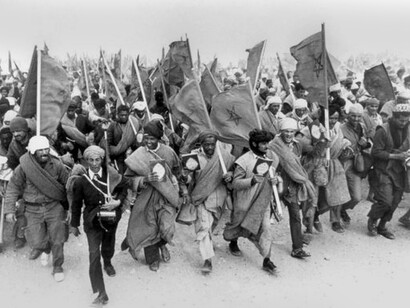 En 1979, Mauritania, derrotada, firmó la paz con el Frente Polisario, renunciando a sus pretensiones en el territorio. Al mismo tiempo Marruecos materializó la ocupación