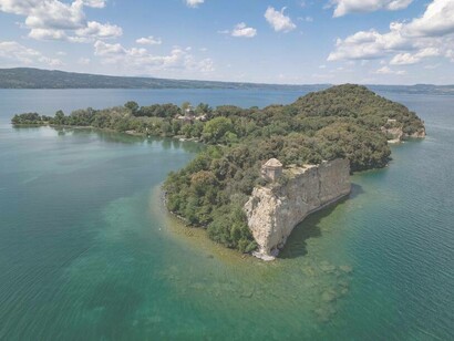 Isola Bisentina dall'alto, Italia