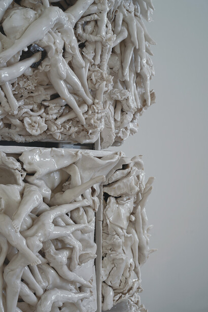 399 Days, 2012-13
Porcelain and mild steel
540 x 287 x 283 cm
Courtesy: a European Collection
Photograph: Jonty Wilde