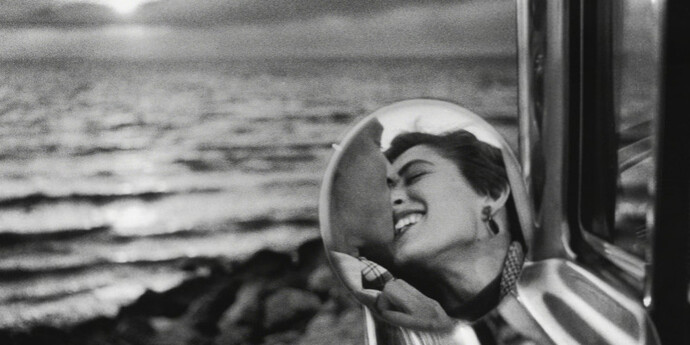 California 1955 © Elliott Erwitt / Magnum Photos courtesy Huxley-Parlour Gallery