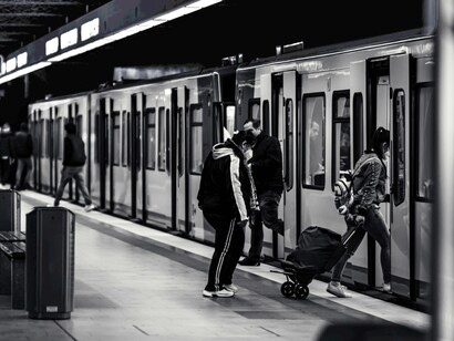 Il ritmo del mio cuore come se corresse parallelo sui binari alla stessa velocità della metropolitana